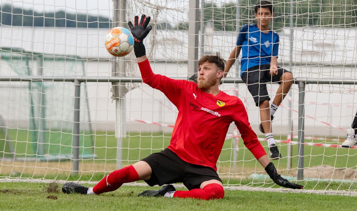 Starker Rückhalt: Lomersheims Keeper Yannik Jensen.