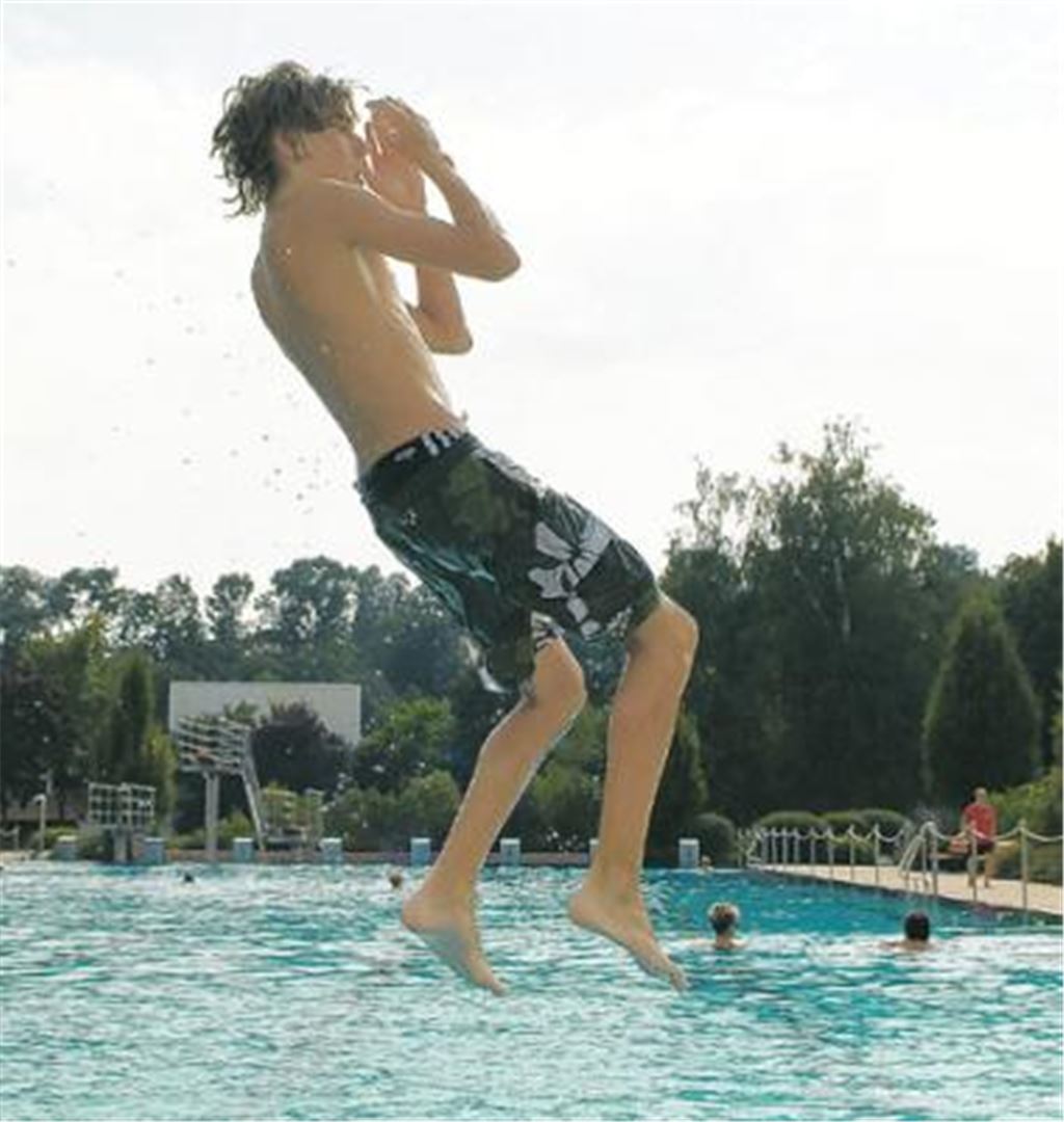 Start frei für die neue Freibad-Saison.
Archivfoto: Hansen