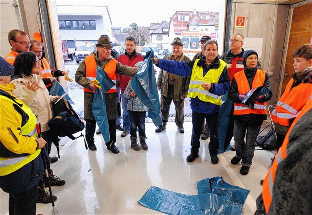 Dauerregen macht Helfern zu schaffen