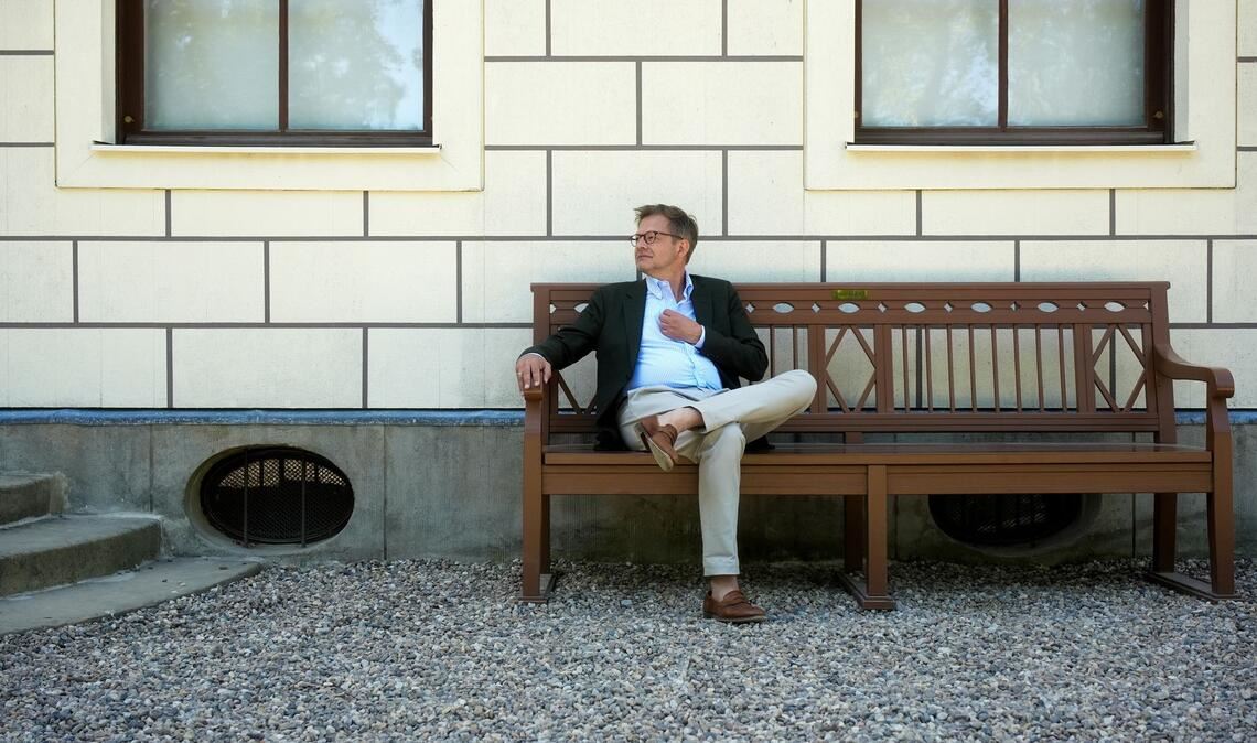 Statt Gold entsteht Rubinrot: Illies’ neues Buch zeigt, wie Kunckels Glas Preußens Kassen füllte.