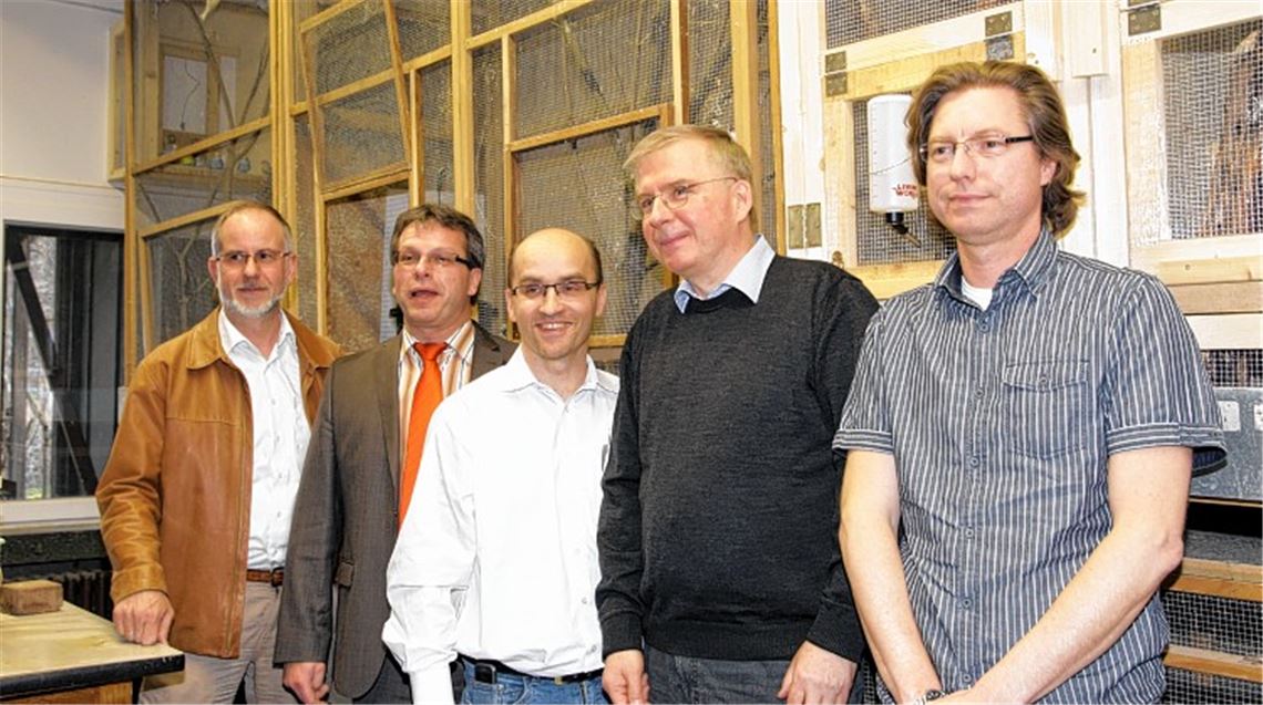 Statten dem Illinger Schulzoo, der Teil der Gemeinschaftsschule wird, einen Besuch ab: Peter Krüger, Andreas Felchle, Harald Eiberger, Andreas Petermann und Christian Felcmann (v. li.).