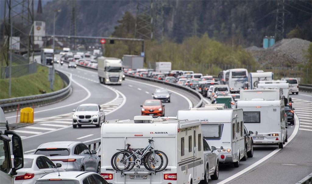 Staugefahr vor dem Start der Osterferien. (Symbolbild)
