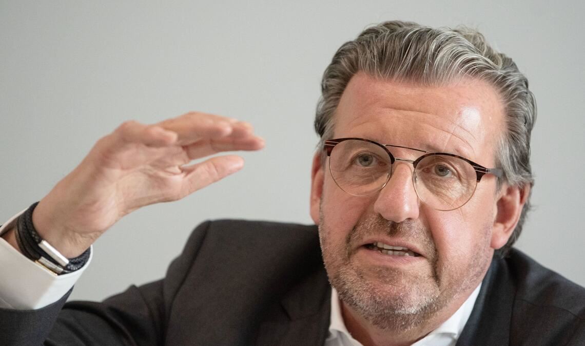 Stefan Wolf bei einer Pressekonferenz. (Archivbild)