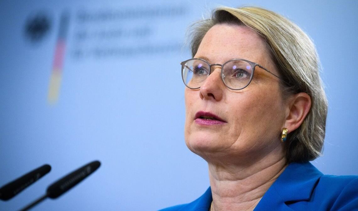 Stefanie Hubig (SPD), Bundesministerin der Justiz, will Opfer sexueller Gewalt besser schützen.