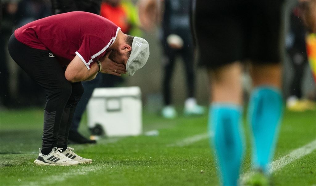 Steffen Baumgart zitterte am Spielfeldrand mit seinen Kölner.