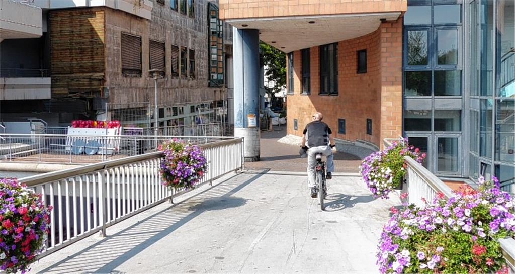 Steg über die B10 (vorerst) wieder frei