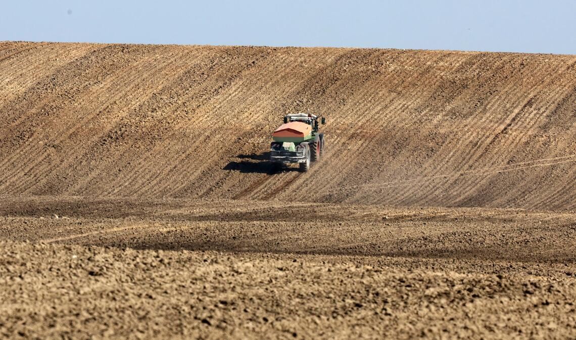 Steigende Düngermittelpreise bedrohen laut Weltbank die sichere Lebensmittelversorgung von Millionen von Menschen. (Archivbild)