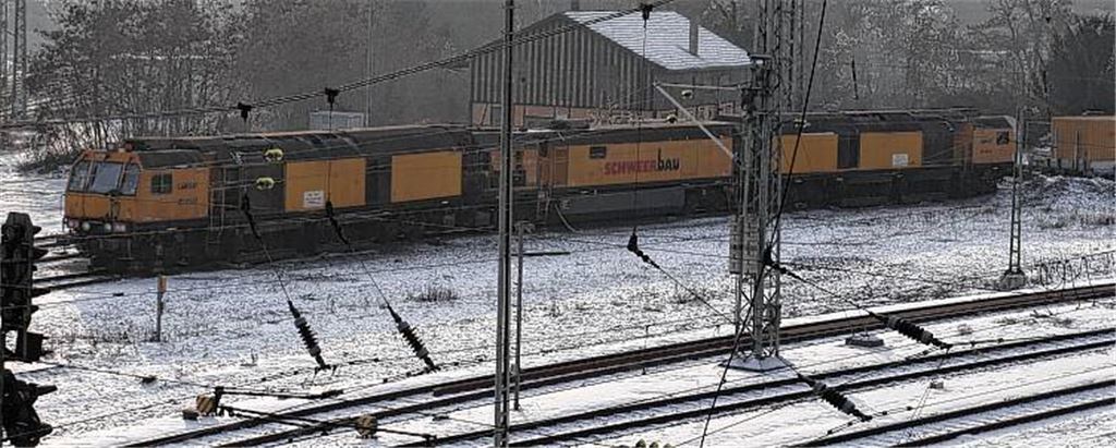 Stein des Anstoßes: Ein Arbeitszug, der im Auftrag der Bahn Schienen schleift, hat im Januar und Februar die Nachbarn in Mühlacker mit seinem Lärm um den Schlaf gebracht. Archivfoto: Franz