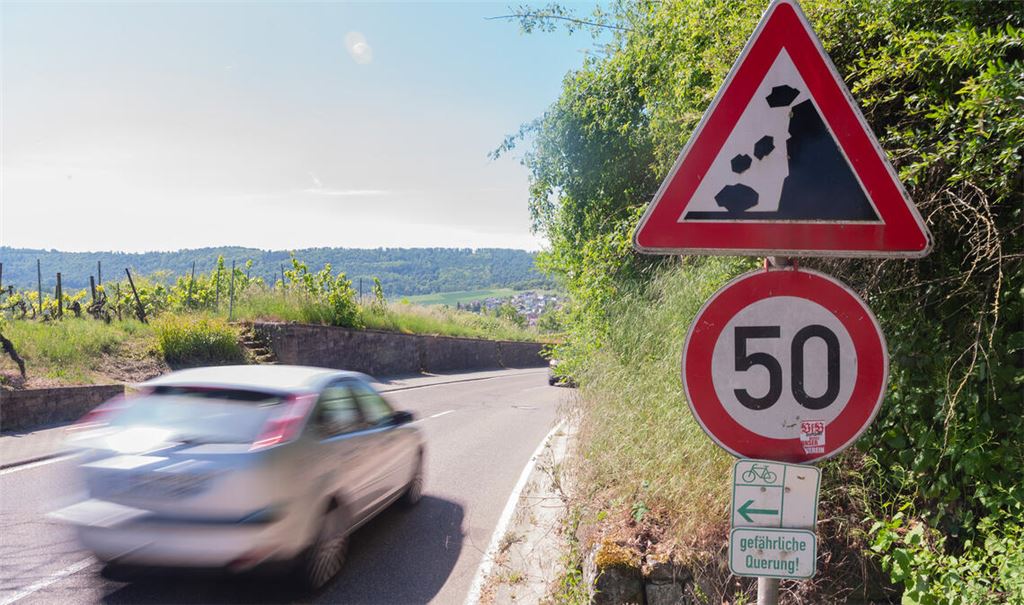 Steinschlag-Gefahr: Die Steige ist die einzige Zufahrt nach Mühlhausen. Foto: Fotomoment