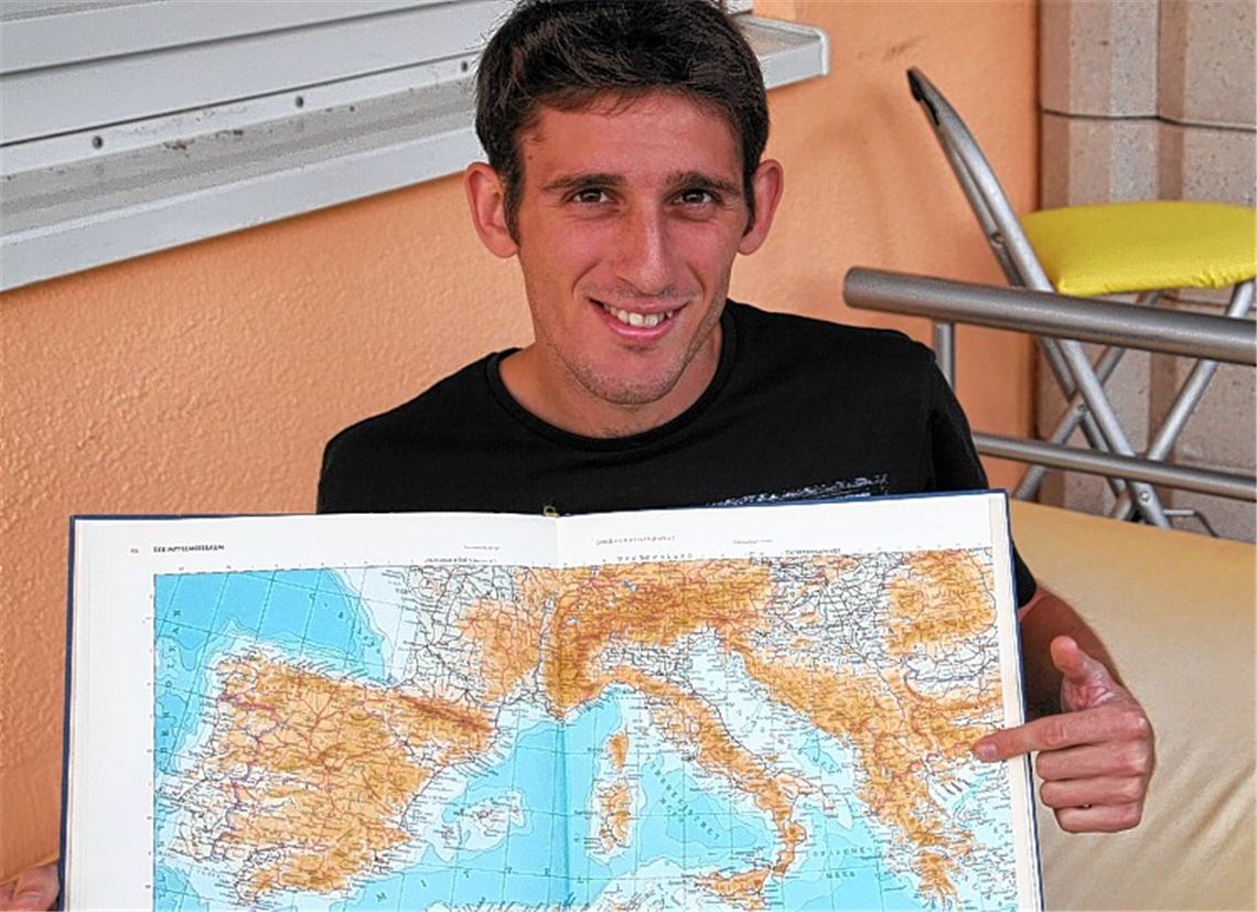 Stelios Tsoutsoudis zeigt, wo er aufgewachsen ist – in der griechischen Region Ostmakedonien und Thrakien.