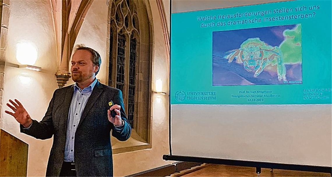 Stellt die Zusammenhänge dar: Professor Dr. Lars Krogmann beim Vortrag im Kloster.privat