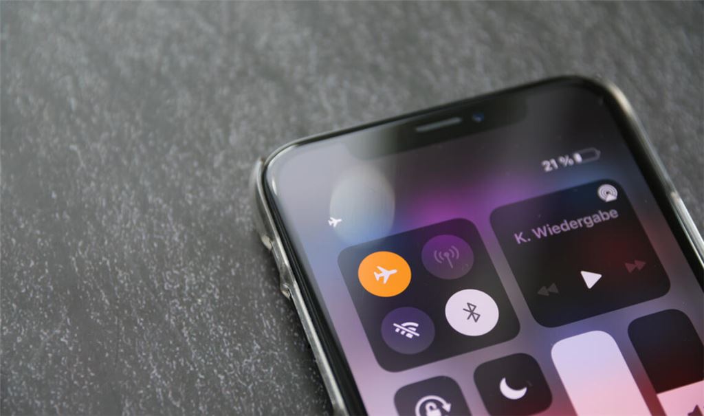 Stellt sich das Handy im Flugmodus automatisch um?