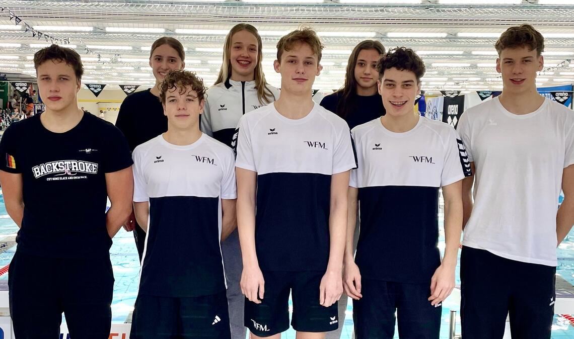 Stephan Bubb, Leah März, Lennox Hansel, Freya Schwarz, Maximilian Fochtner, Anna Florian Kreisl und Moritz Trockel in Heidelberg.