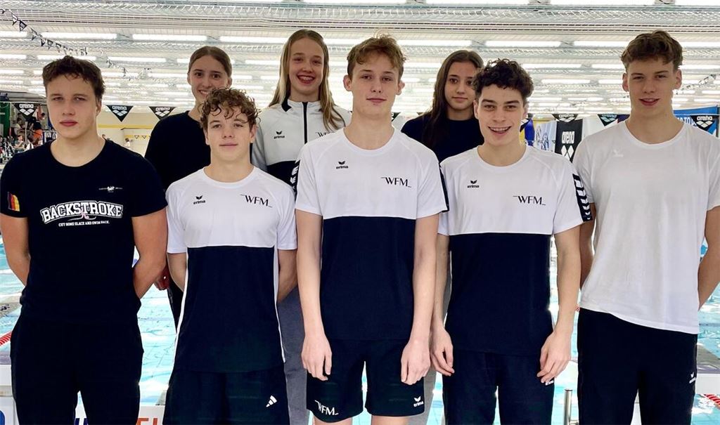 Stephan Bubb, Leah März, Lennox Hansel, Freya Schwarz, Maximilian Fochtner, Anna Florian Kreisl und Moritz Trockel in Heidelberg.