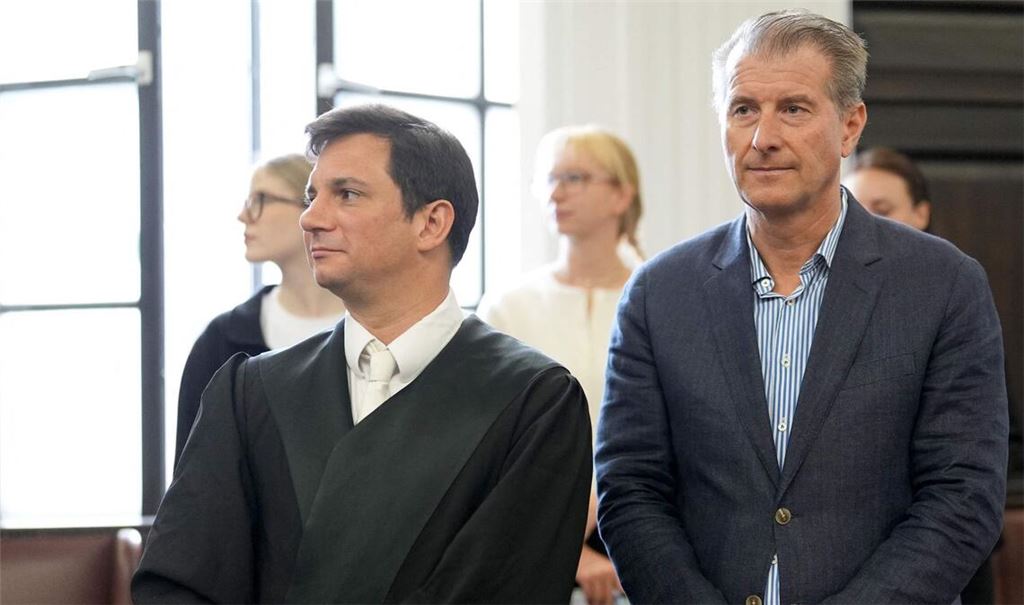 Stephan Hensel (rechts) sagte am Dienstag vor Gericht aus.
