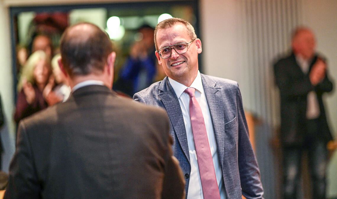 Stephan Retter wird in die Besoldungsgruppe B5 eingeordnet. Laut Tabelle bedeutet das ein Gehalt von bis zu 10841,18 Euro. Foto: Archiv