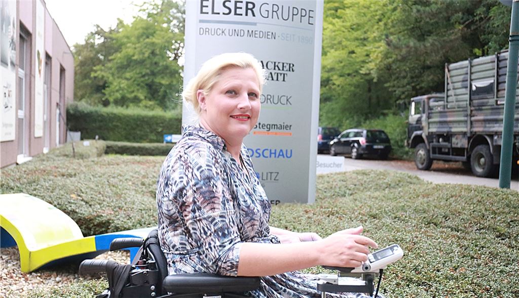 Stephanie Aeffner berichtet beim Besuch unserer Redaktion auch, was es heißt, als Rollstuhlfahrerin Bundestagsabgeordnete zu sein, und warum sie für Bahnreisen zwischen Berlin und ihrer Heimat wesentlich länger benötigt als andere Abgeordnete. Foto: Deeg