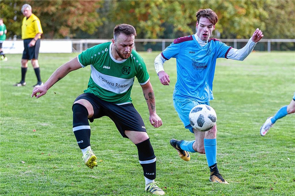 Sternenfels (in Grün) zeigt der Illinge Reserve beim 5:0 die Grenzen auf. Foto: Fotomoment