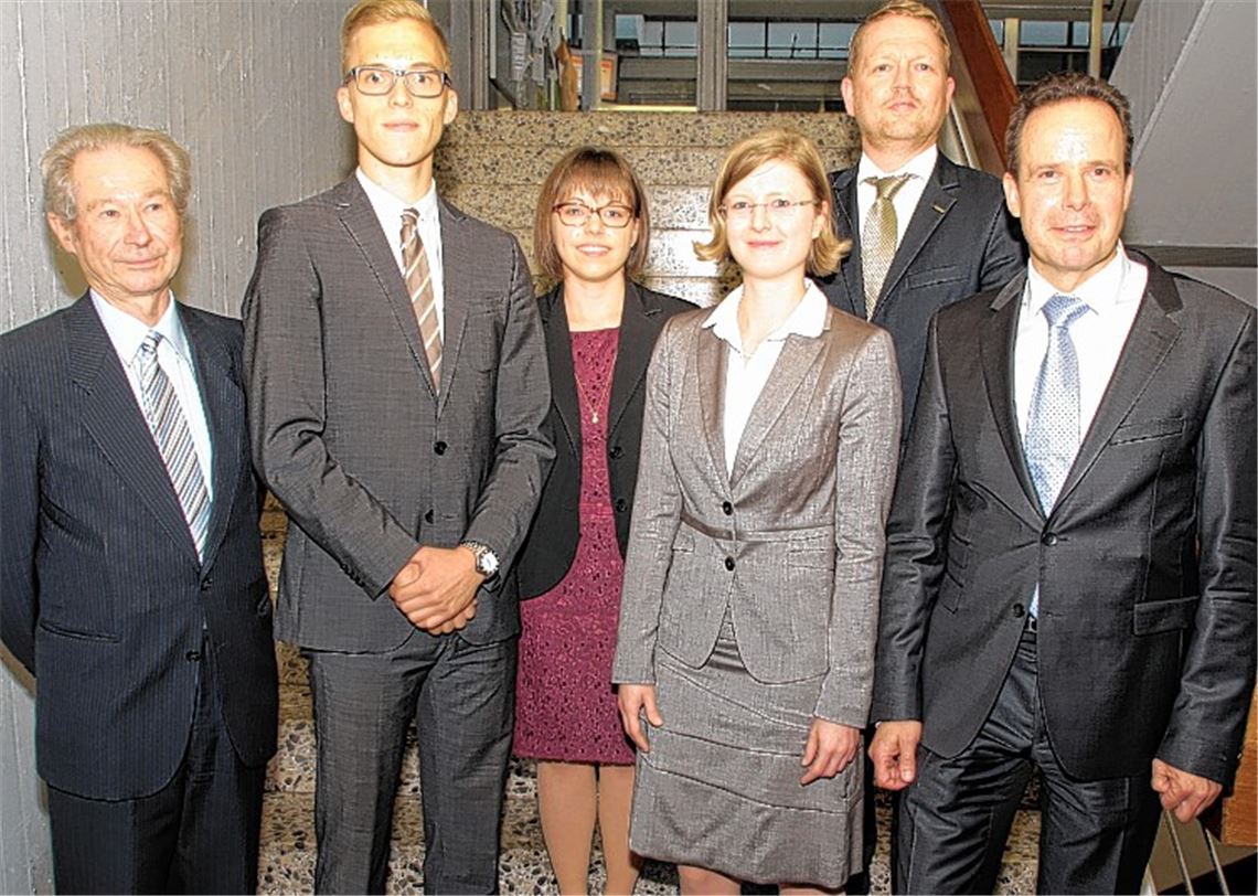 Stiftungs-Geschäftsführer Claus Meyer (v.li.), Christian Kern, Caroline Hauber, Viktoria Göbel, Udo Baumann und Rektor Ulrich Jautz. Foto: Ehmann