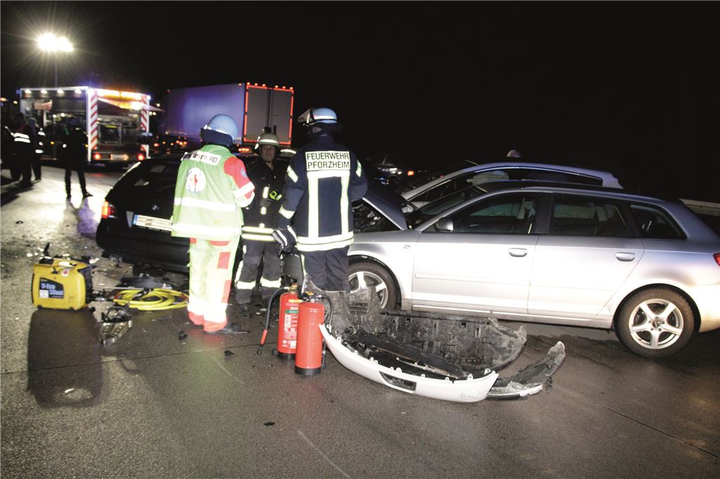Stillstand auf der Autobahn: Ein Unfall löst eine Kettenreaktion aus.  Foto: Eisemann