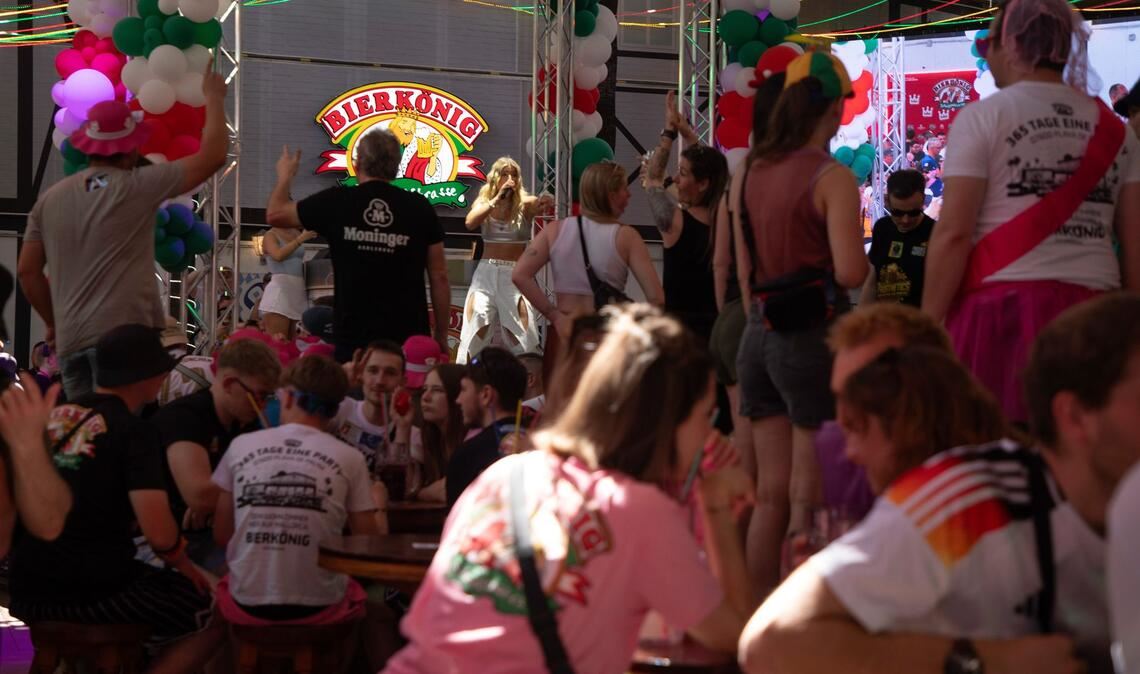 Stimmung "unfassbar gut": Im Bierkönig wird wieder gefeiert.