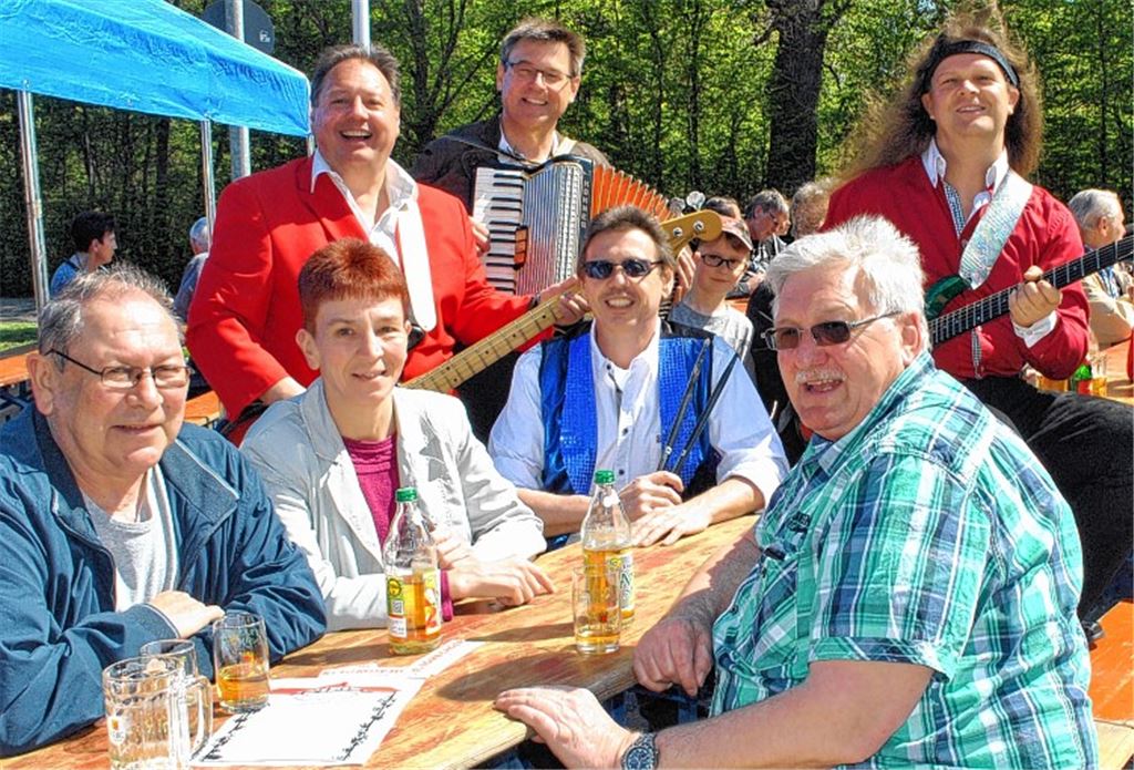 Feiernde Väter machen Region unsicher