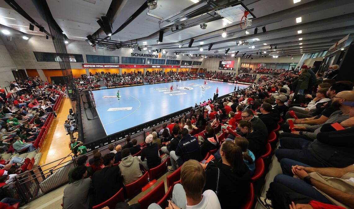 Stimmungsvolle Atmosphäre in der Scharrena.