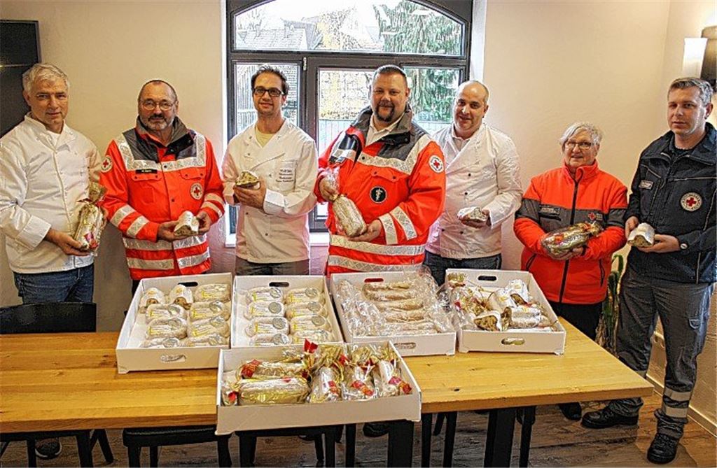 Bäcker spenden Christstollen ans DRK