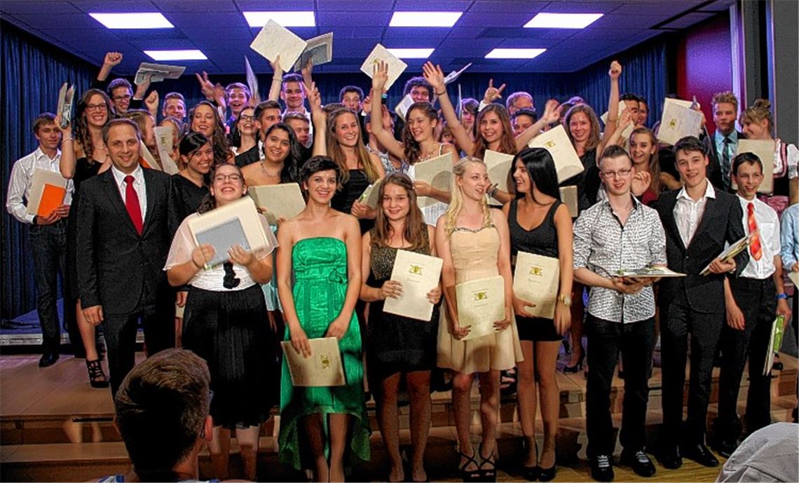 Strahlende Gesichter bei den erfolgreichen Absolventen der Blumhardt-Schule. Foto: Schurlik