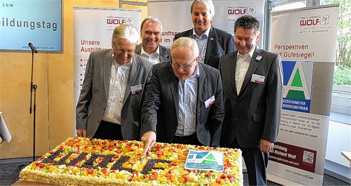 Strahlende Gesichter bei der Firma Wolf: Ihre Ausbildung wird mit „1A“ bewertet.