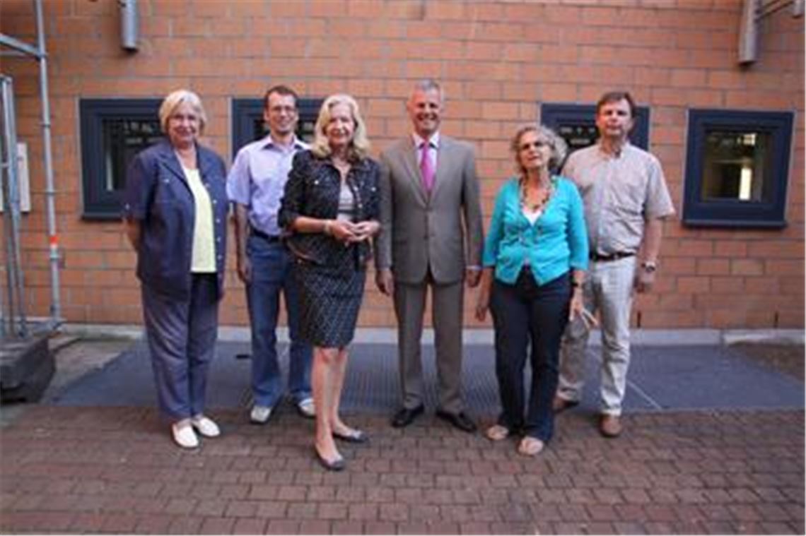 Strahlende Gesichter (v li.): Heidemarie Roller, Oliver Vieback, Karin Münzmay, neuer Vorsitzender Thomas Knapp, Anne-Ruth-Schlegel und Jürgen Metzger, der für Dr. Roland Peter nachrückt. Foto: Sadler