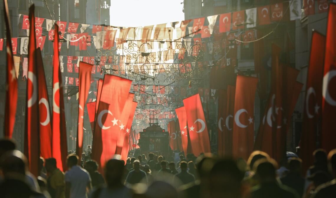 Streetfood und gerade die gefüllten Muscheln gehören für viele zu einem Besuch in Istanbul dazu. (Symbolbild)