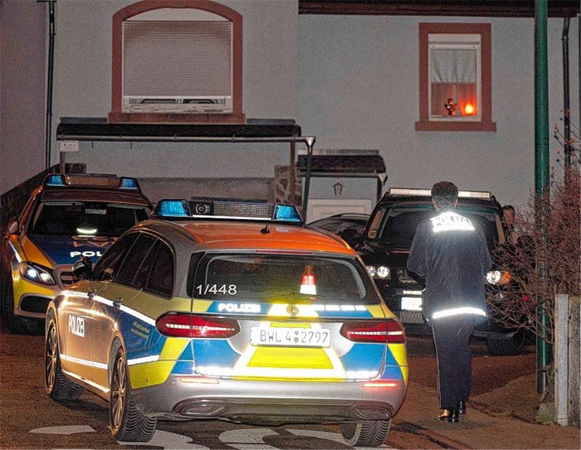 Großer Polizeieinsatz in Enzberg