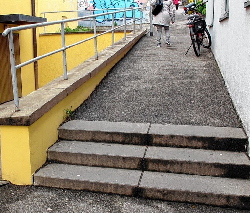 Drei Stufen sollen weg: Barrieren abbauen