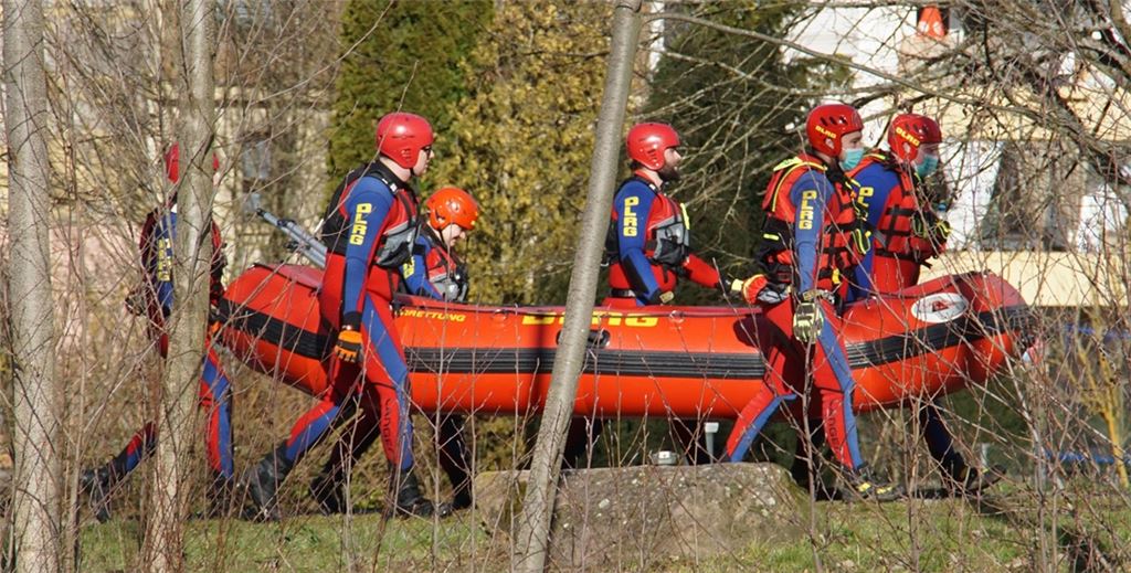 Sucheinsatz mit Schlauchboot. Foto: SDMG