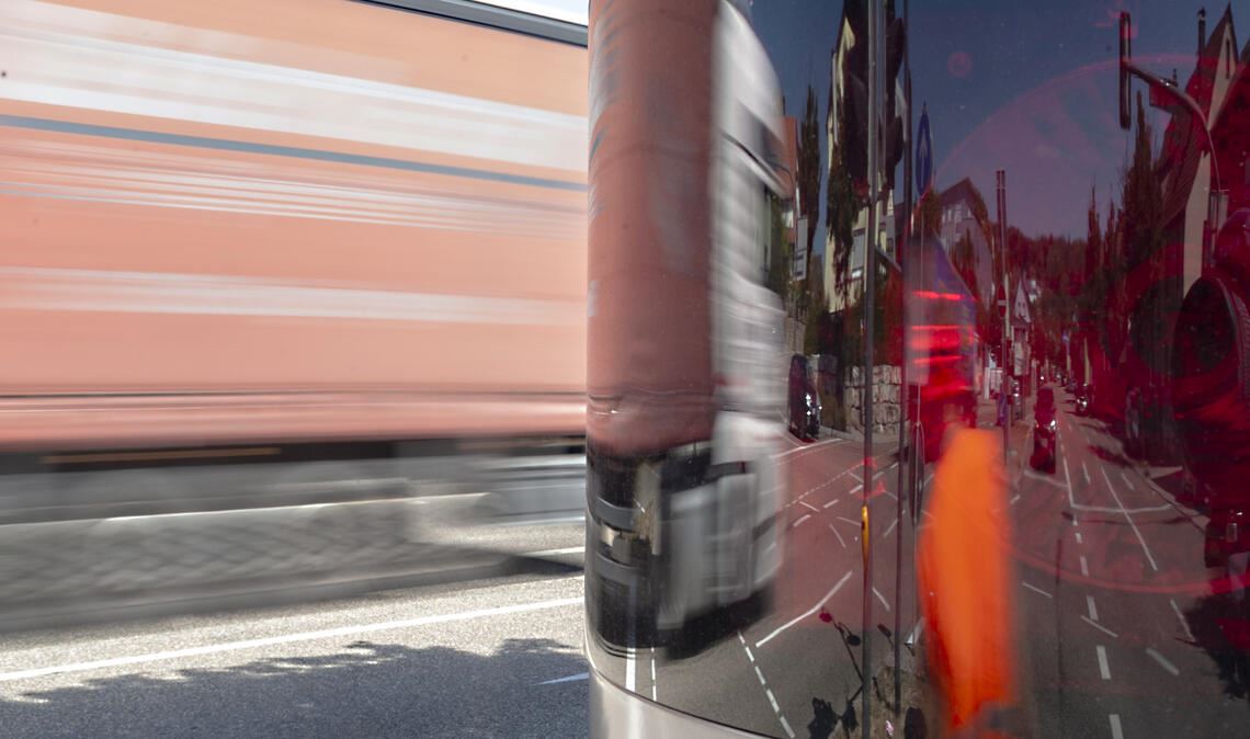 „Superblitzer“ sollen Unfallschwerpunkt auf der Pforzheimer Straße auf Höhe der Einmündung Ötisheimer Straße entschärfen. Foto: Archiv