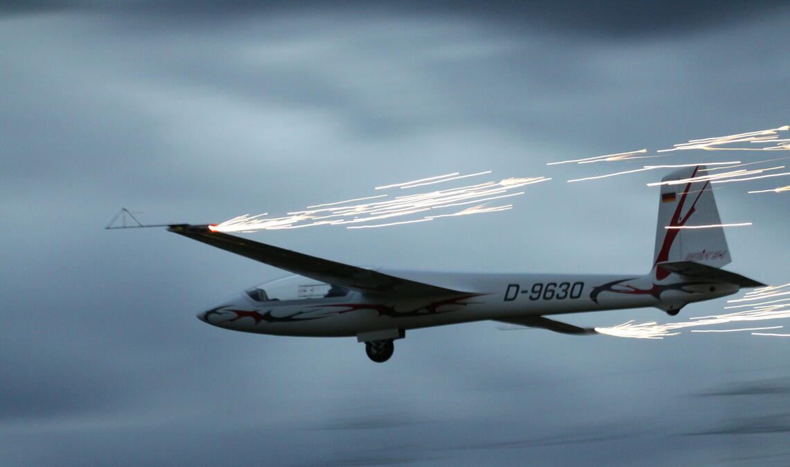Ein Fest zum Abheben Swift S-1 landet nach Dämmerungskunstflug. Fotos: privat