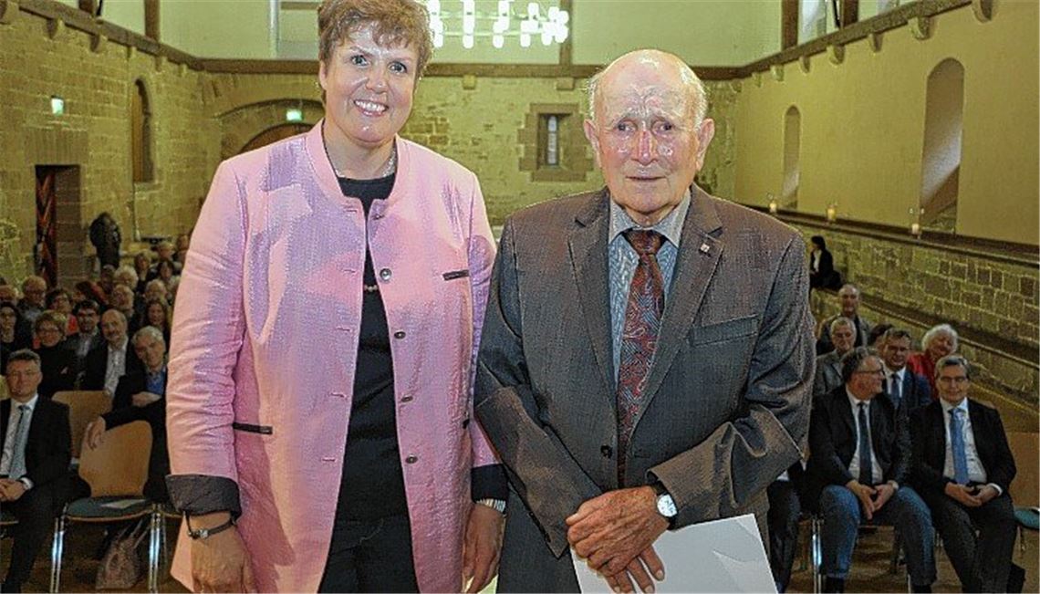 Heimatpflege: Ehrennadel für Ewald Link