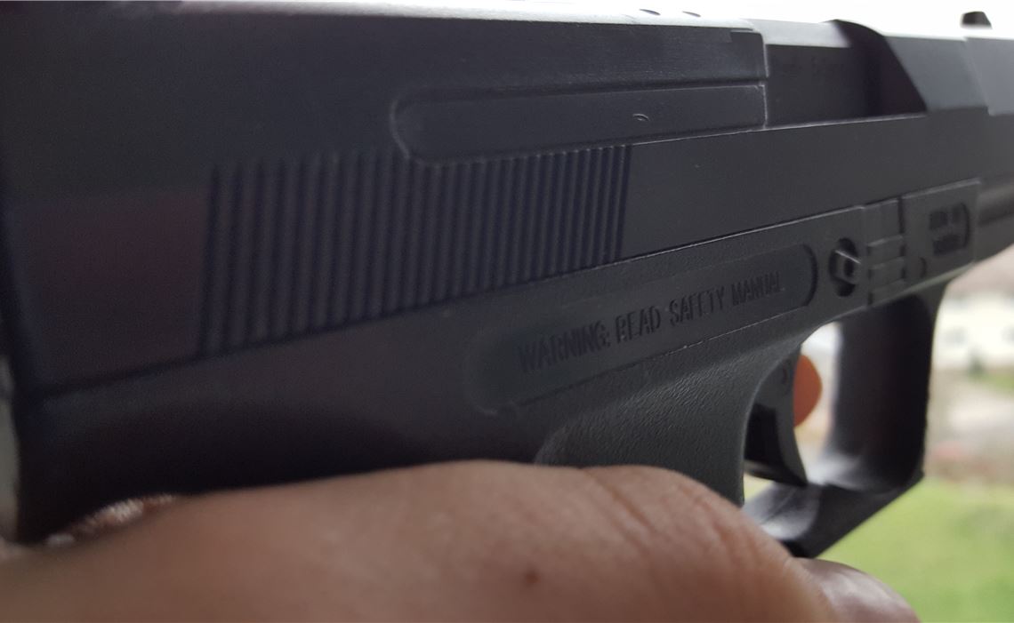 28-Jähriger droht Polizisten in Pforzheim mit Spielzeug-Waffe Symbolfoto: Huber
