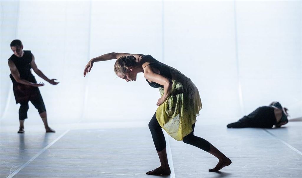 Szene aus Elisabeth Schillings Tanzstück „Hear Eyes Move“