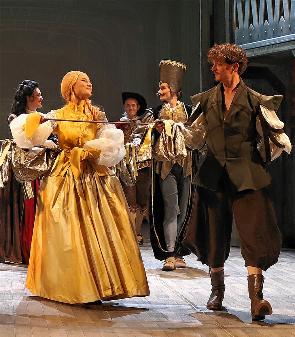 Szene aus „Shakespeare in love“. Foto: Theater Pforzheim