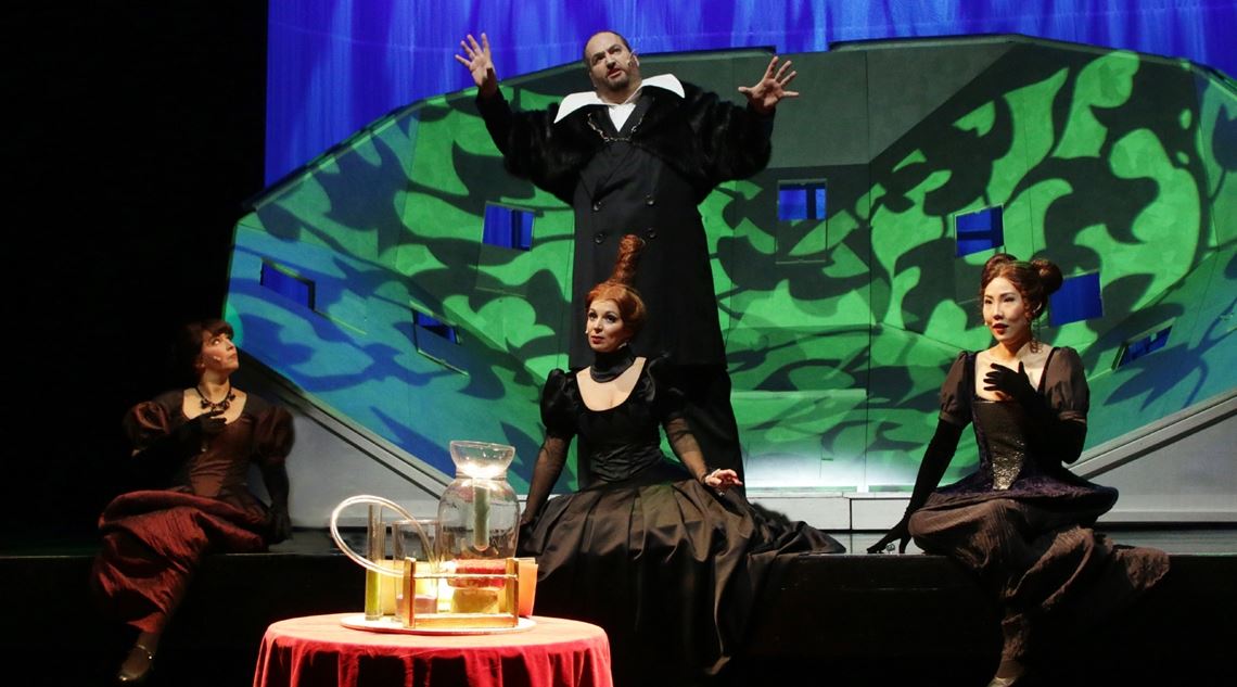 Szene aus der Aufführung „Katharina Kepler“ im großen Haus des Theaters Pforzheim.Foto: Sabine Haymann/Theater