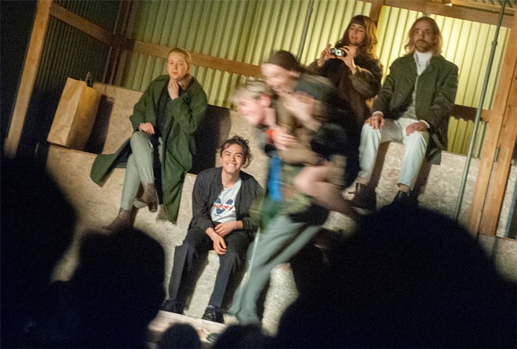 Szene aus der „Woyzeck“-Aufführung im Mühlacker Uhlandbau.Foto: Fotomoment