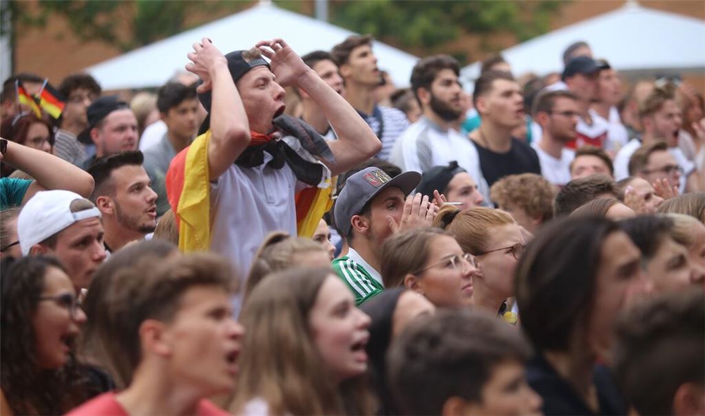 Szene vom Public Viewing zur WM 2018, als die deutsche Nationalmannschaft weniger erfolgreich abschnitt. Foto: Archiv
