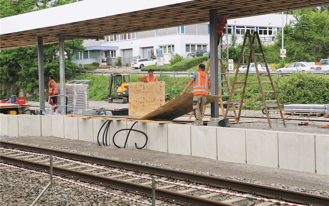 Szene vom Umbau der Bahnsteige in Mühlacker im Jahr 2017. Foto: Archiv
