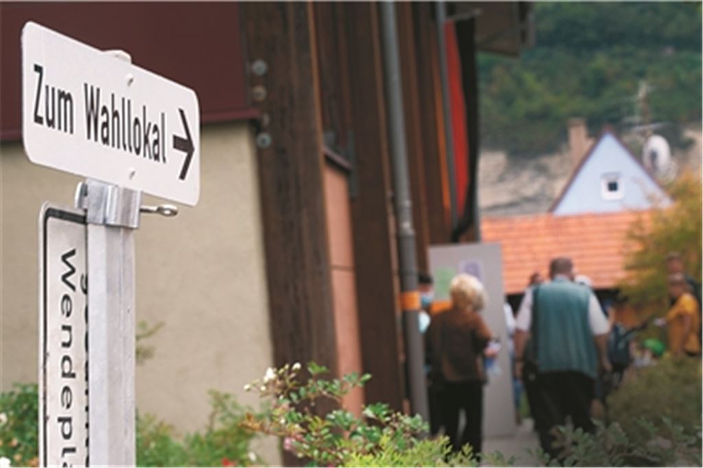 Szene vom Wahlsonntag in Dürrmenz. Die Wahlbeteiligung liegt im Wahlkreis bei 75,5 Prozent. Foto: Fotomoment