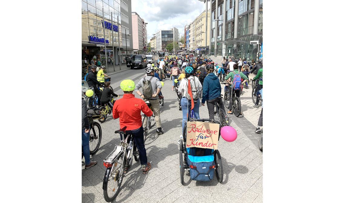 Szene von der Aktion „Kidical Mass“ am Samstag in Pforzheim. Foto: privat