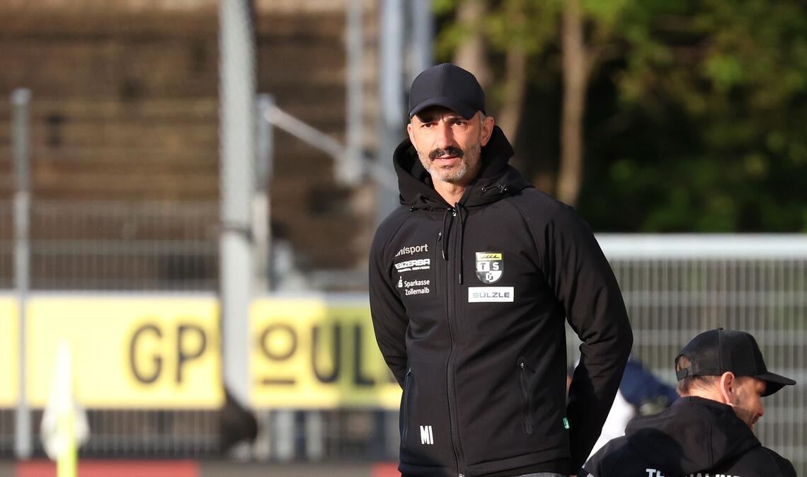 TSG-Coach Murat Isik monierte vor allem die Leistung seines Teams vor der Pause.