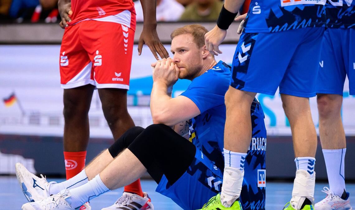 TVB-Abwehrspezialist Jonas Truchanovicius verletzte sich gegen die MT Melsungen erneut schwer am rechten Knie.