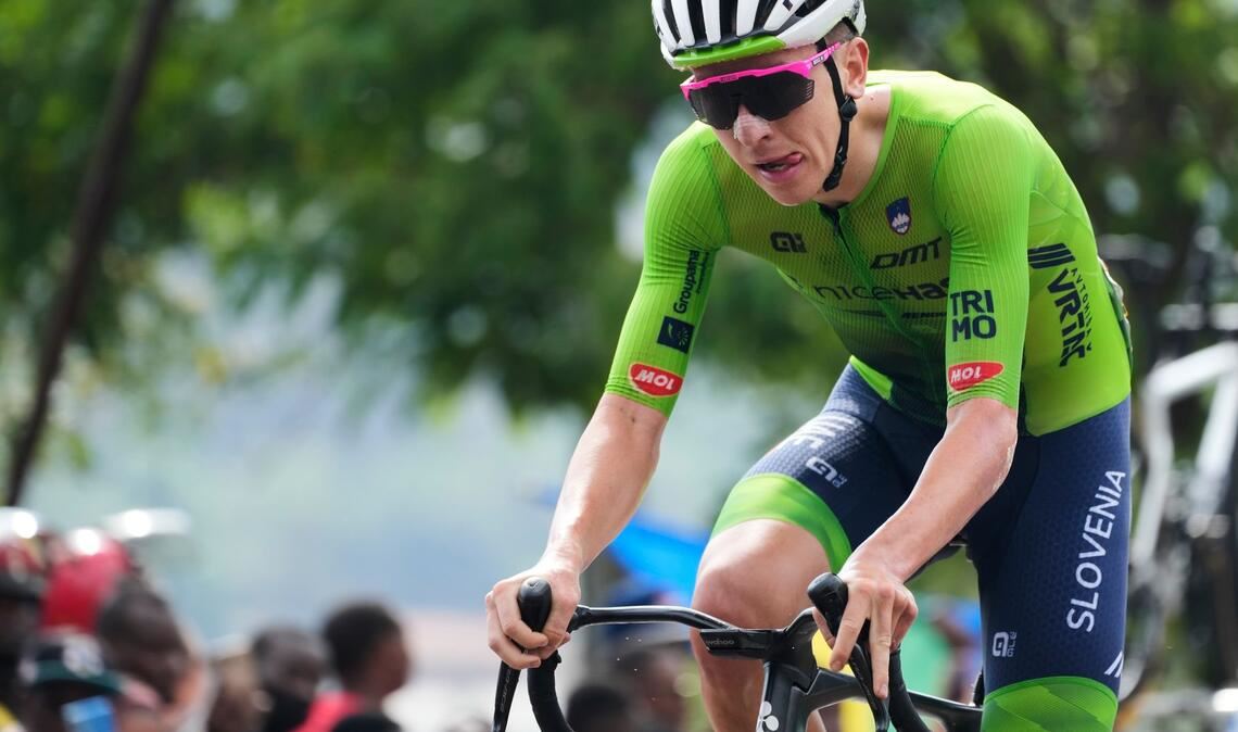 Tadej Pogacar holt sich erneut den WM-Titel.